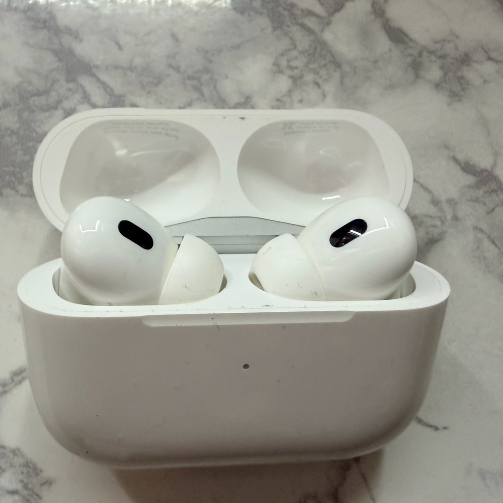 AirPods Pro (2nd Generation) with Lightning charging case